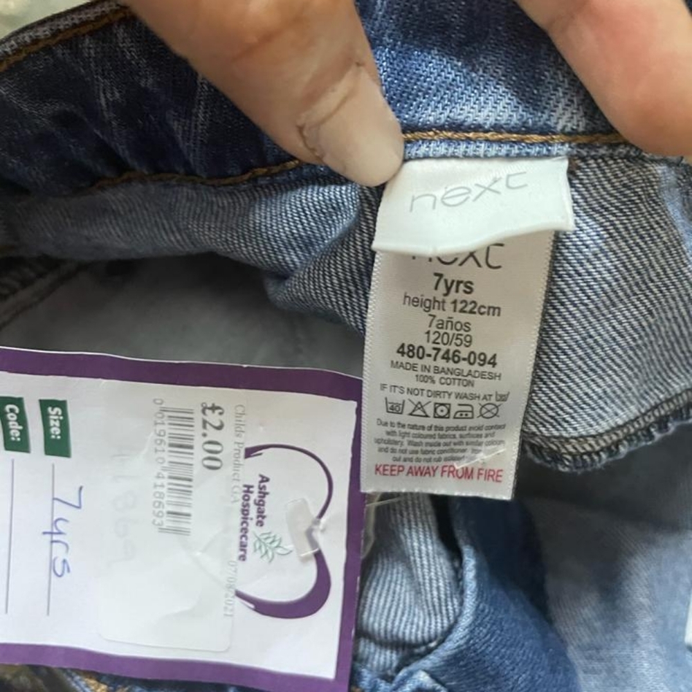 Next denim shorts 7yrs girls - Picture 4 of 4